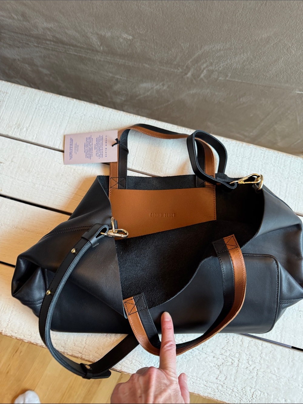 Magnolia Carmin Black Essential Black Crossbody Tota - Picture 6 of 6